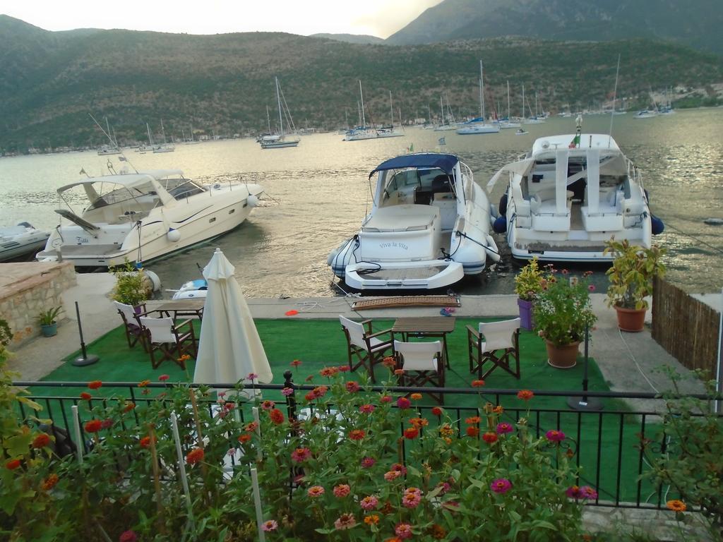 Stella 'S Sea Front Apartments Geni  ภายนอก รูปภาพ