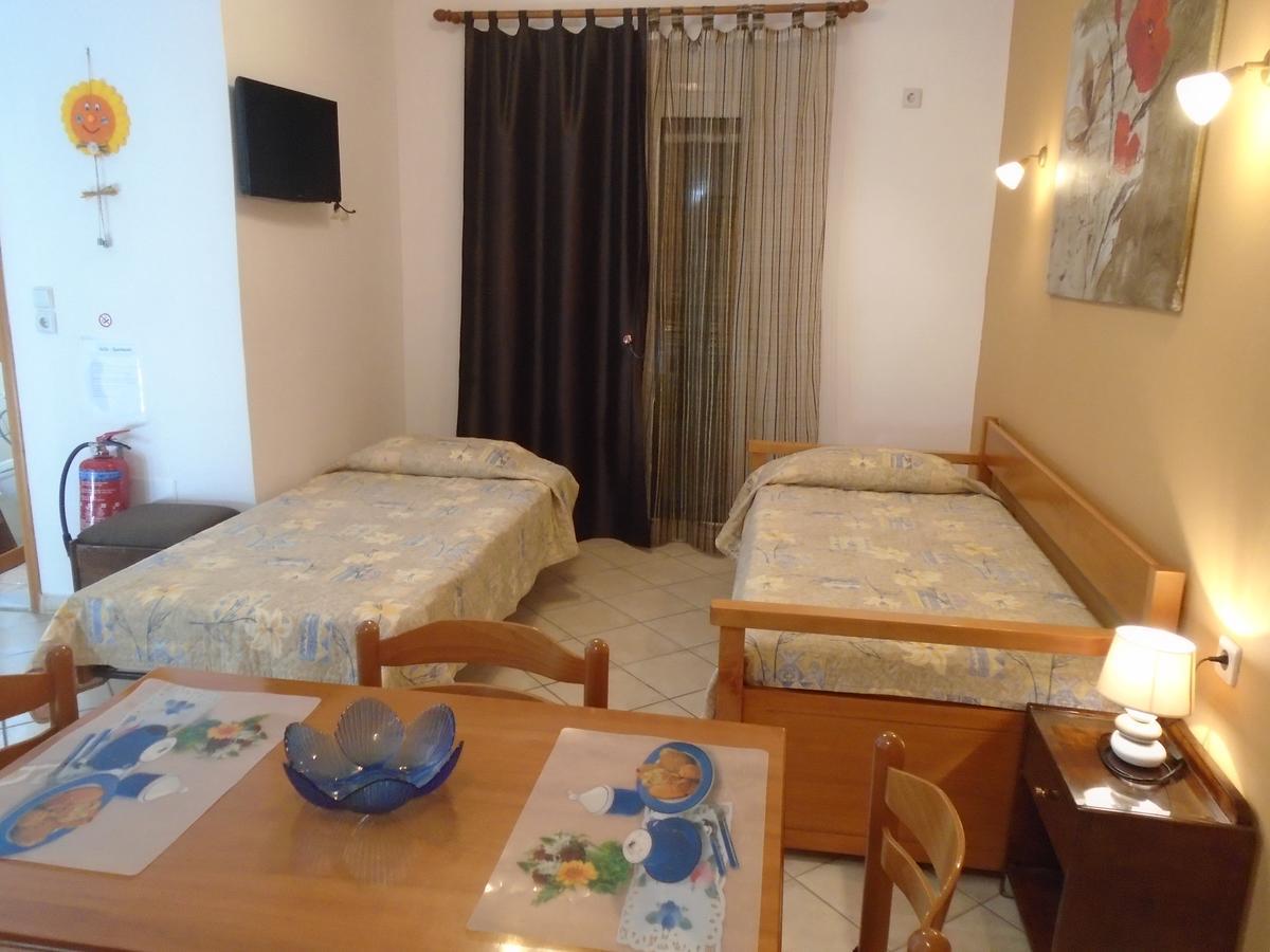 Stella 'S Sea Front Apartments Geni  ภายนอก รูปภาพ