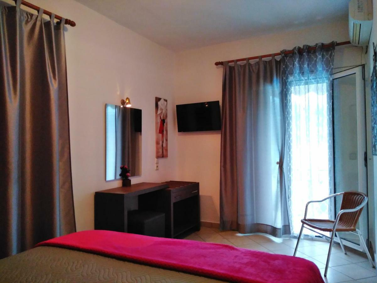 Stella 'S Sea Front Apartments Geni  ภายนอก รูปภาพ