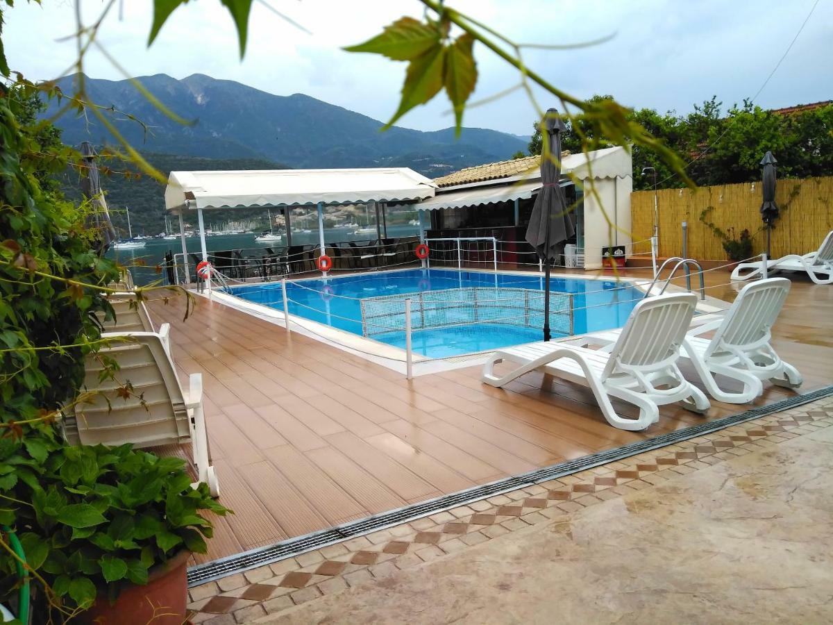 Stella 'S Sea Front Apartments Geni  ภายนอก รูปภาพ