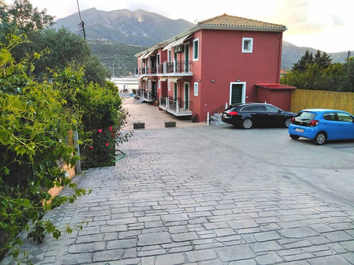 Stella 'S Sea Front Apartments Geni  ภายนอก รูปภาพ